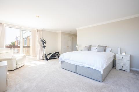 3 bedroom penthouse for sale, Manor Road, Eastcliff, Bournemouth, Dorset, BH1