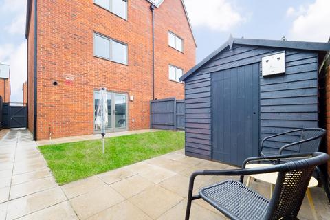 1 bedroom semi-detached house to rent, Latchet Lane, Upton, NN5