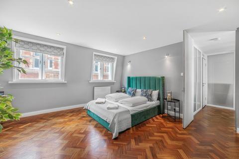2 bedroom flat for sale, Queen Alexandra Mansions, 3 Grape Street, London