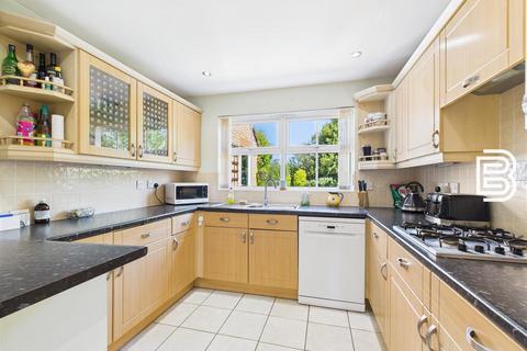 2 Gerard Place, Cawston, Rugby, CV22 7FX