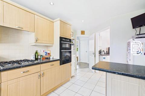 2 Gerard Place, Cawston, Rugby, CV22 7FX