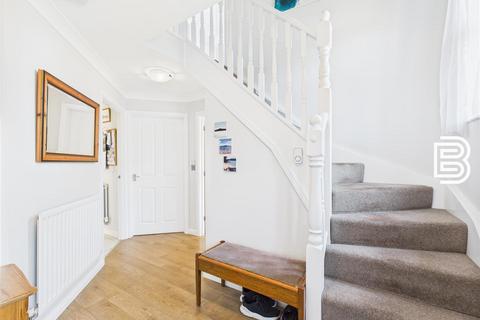 2 Gerard Place, Cawston, Rugby, CV22 7FX