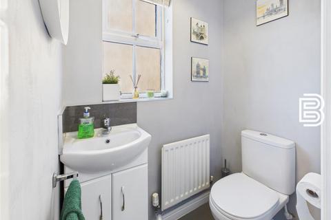 2 Gerard Place, Cawston, Rugby, CV22 7FX