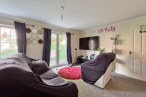 undefined, Great Western Road, Gloucester GL1