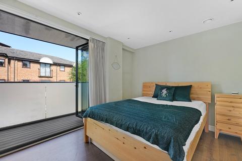 2 bedroom flat to rent, Drayton Park, Highbury, London