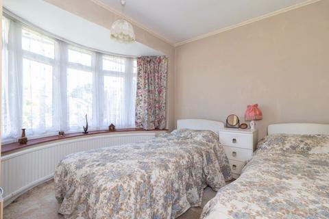 35 Dewlands, Godstone, RH9 8BS