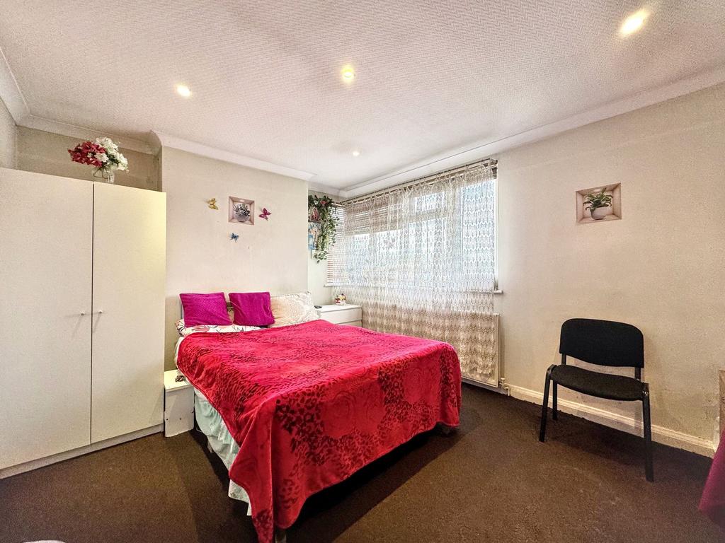 Double bedroom/lounge