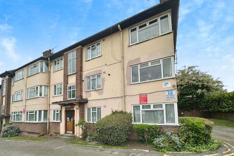 2 bedroom flat for sale, Stonegrove, Edgware, HA8
