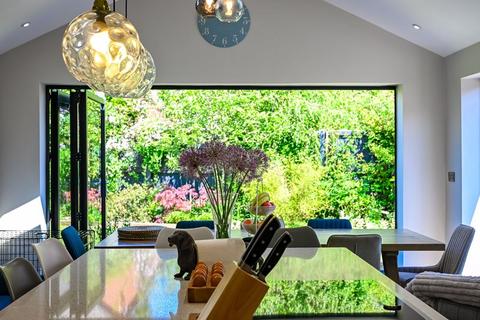 5 bedroom detached house for sale, Oaks Close, Aston