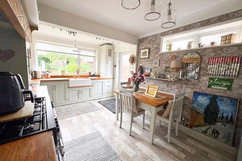 2 bedroom semi-detached bungalow for sale, TETNEY LANE, HOLTON-LE-CLAY