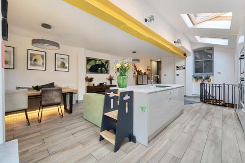 5 Brunswick Hill, Reading, RG1 7YT
