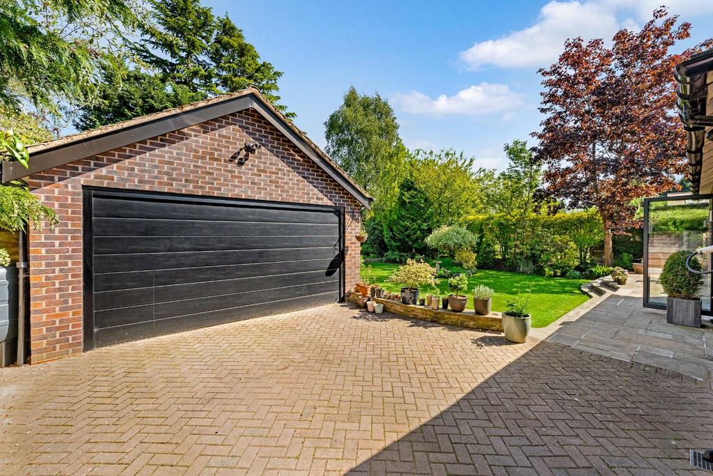 31 CARRWOOD AVENUE-68.jpg