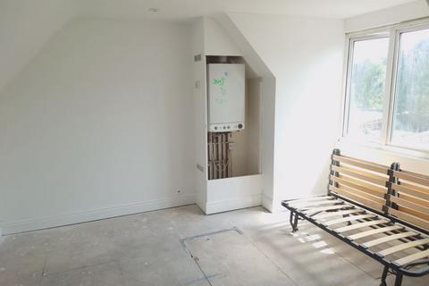 Studio for sale, Brighton Road, Coulsdon