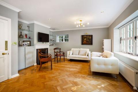 4 bedroom semi-detached house for sale, Hill Close, Hampstead Garden Suburb, NW11