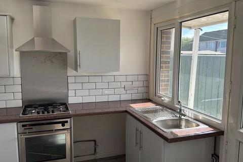 4 bedroom semi-detached house to rent, Beautifully Refurbished 4-Bedroom Home with Spacious Garden