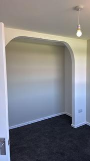 4 bedroom semi-detached house to rent, Beautifully Refurbished 4-Bedroom Home with Spacious Garden