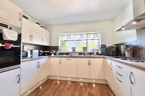 18 Cae Derw, Llandudno Junction, LL31 9AR