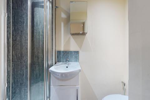 Studio to rent, Ash Grove