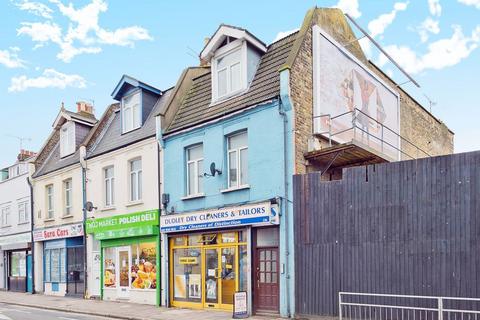 Studio to rent, Haydons Road, London SW19