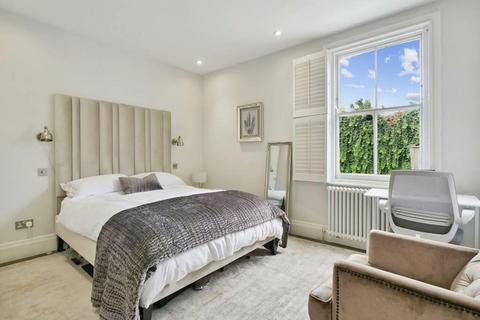 46 Thames Road, Chiswick, London, W4 3RE