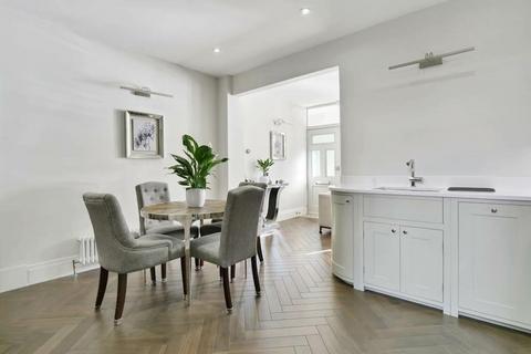 46 Thames Road, Chiswick, London, W4 3RE
