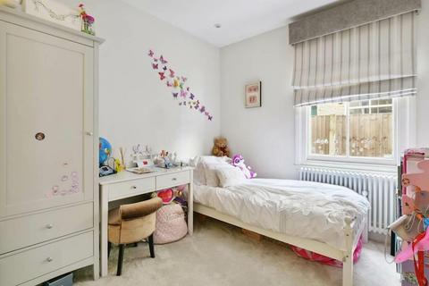 46 Thames Road, Chiswick, London, W4 3RE