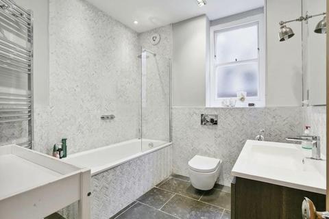 46 Thames Road, Chiswick, London, W4 3RE