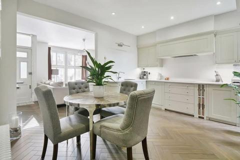 46 Thames Road, Chiswick, London, W4 3RE