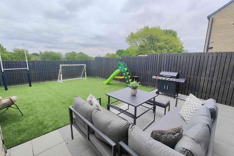 11 Delf Hill Close, Low Moor, Bradford, BD12 0AJ
