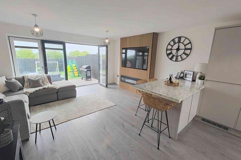 11 Delf Hill Close, Low Moor, Bradford, BD12 0AJ