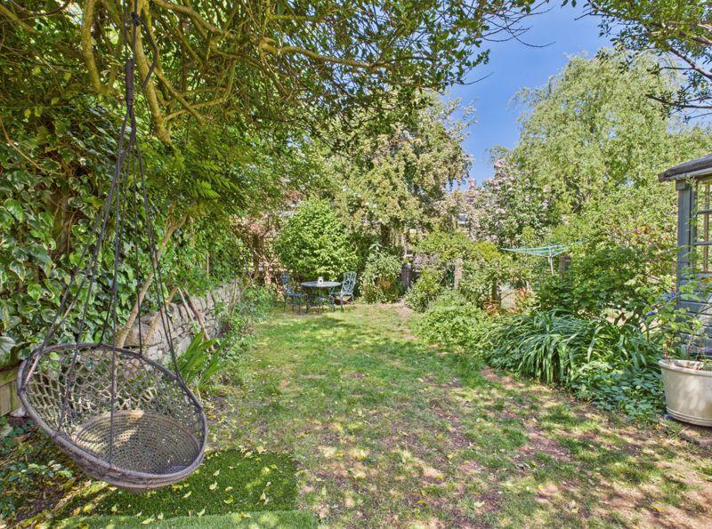 Garden to side...