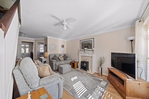 13 Chelsea Close, Worcester Park, KT4 7SF