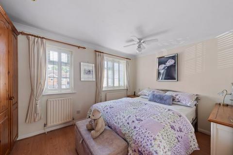 13 Chelsea Close, Worcester Park, KT4 7SF