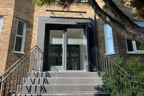 1 bedroom apartment to rent, Bramber Court, Eaton Gardens
