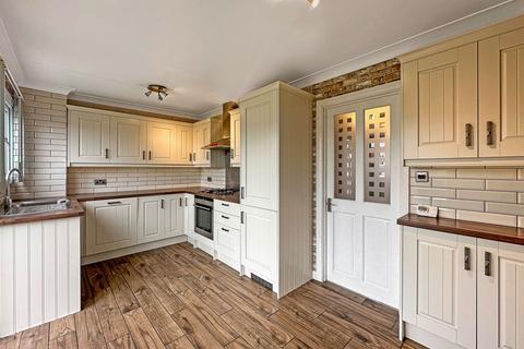 21 Burton Close, Corringham, Stanford-le-hope, SS17 7SB