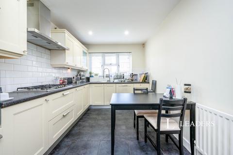 5 bedroom detached house to rent, Large 5 bedroom Home - LU4 - Close to Leagrave Station
