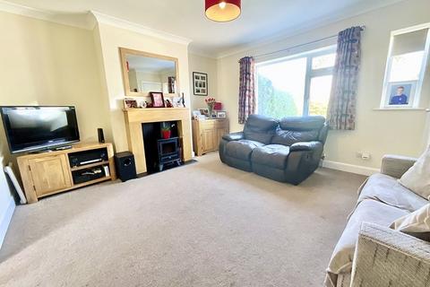 7 Collingbourne Avenue, Bournemouth, BH6 5QR