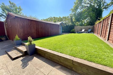 7 Collingbourne Avenue, Bournemouth, BH6 5QR