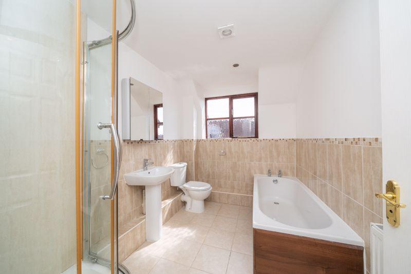 Bedroom 1 en suite