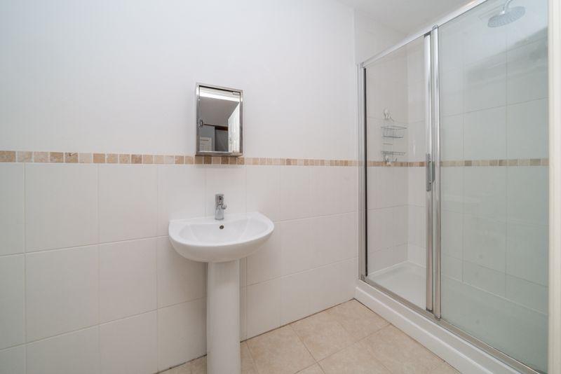 Bedroom 2 en suite