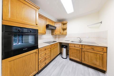 1 bedroom apartment for sale, Hertswood Court, Barnet EN5