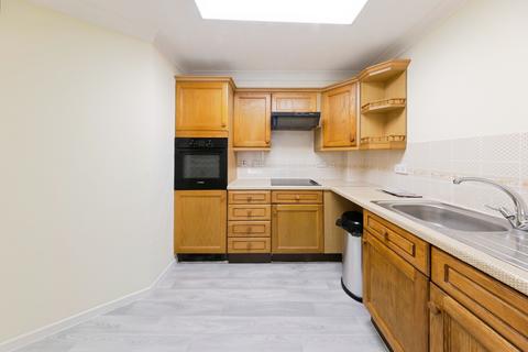 1 bedroom apartment for sale, Hertswood Court, Barnet EN5