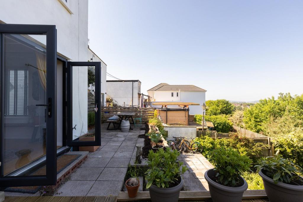 82 Fir Tree Lane, BS5-24.jpg