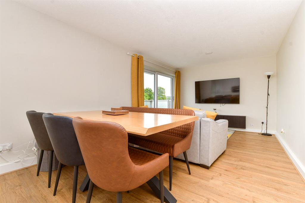 Kitchen / Living Room