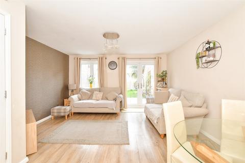 3 bedroom end of terrace house for sale, Carnation Close, Littlehampton BN17
