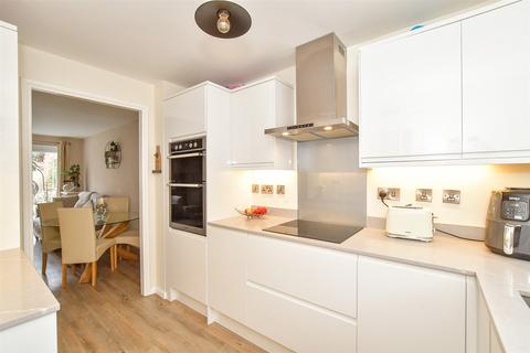 3 bedroom end of terrace house for sale, Carnation Close, Littlehampton BN17