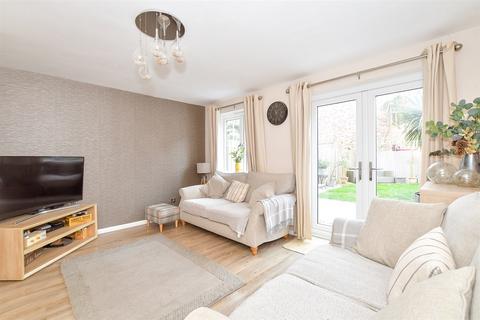 3 bedroom end of terrace house for sale, Carnation Close, Littlehampton BN17