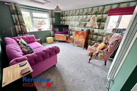 3 bedroom semi-detached house for sale, Greenwood Avenue, Ilkeston, Derbyshire