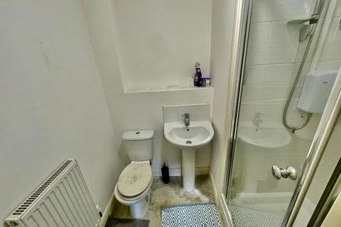 2 bedroom flat for sale, Oakwell Vale, Barnsley, S71 1DU