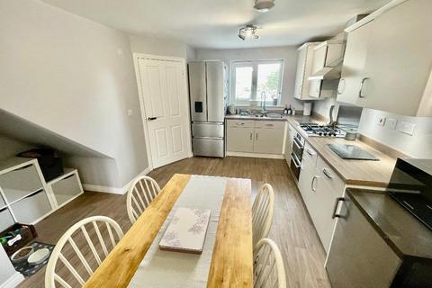 3 bedroom semi-detached house for sale, Principal Avenue, Barnsley, S70 6FF